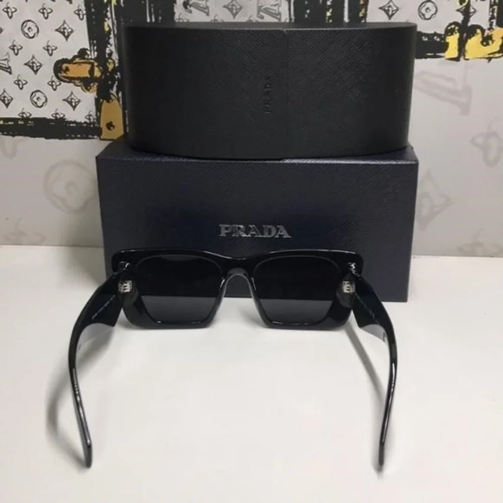 New Authentic Prada Chic Black Square Sunglasses SPR08Y 1AB-5S0 - Picture 10 of 12